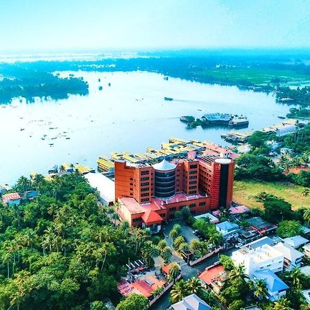 Ramada By Wyndham Alleppey Alappuzha Buitenkant foto