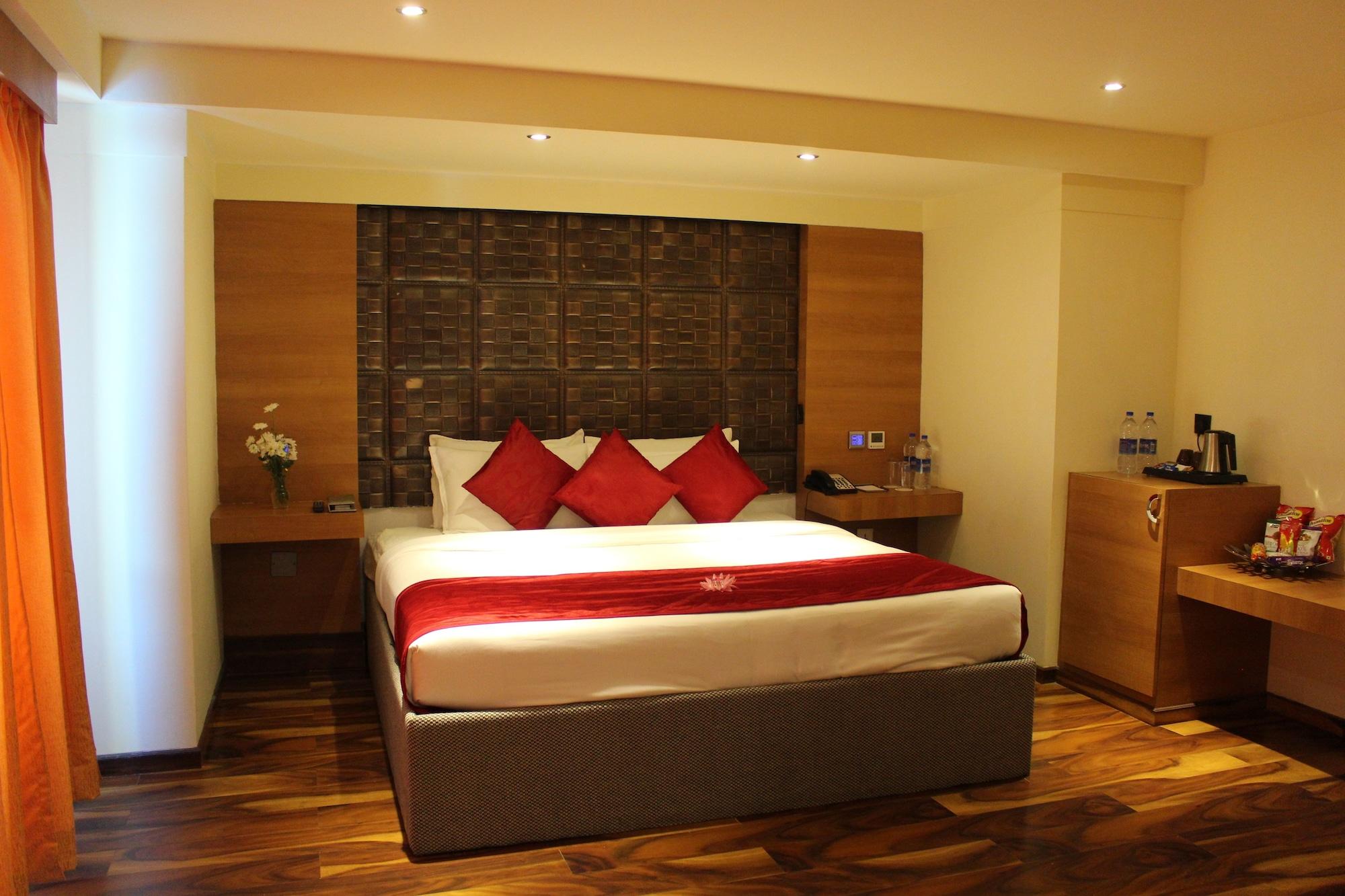 Ramada By Wyndham Alleppey Alappuzha Buitenkant foto