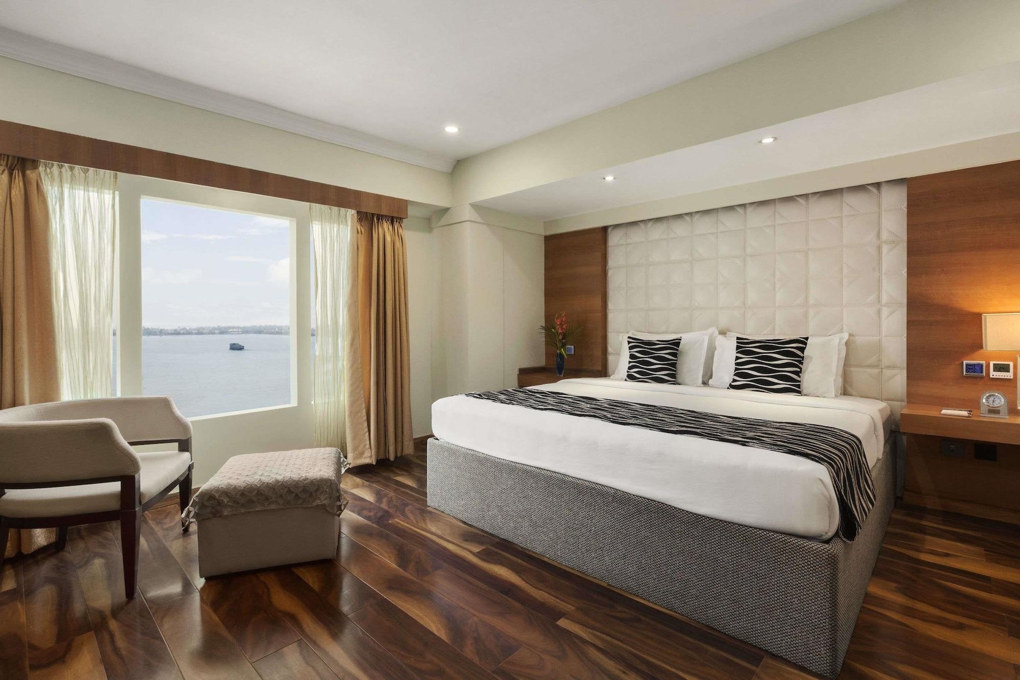 Ramada By Wyndham Alleppey Alappuzha Buitenkant foto