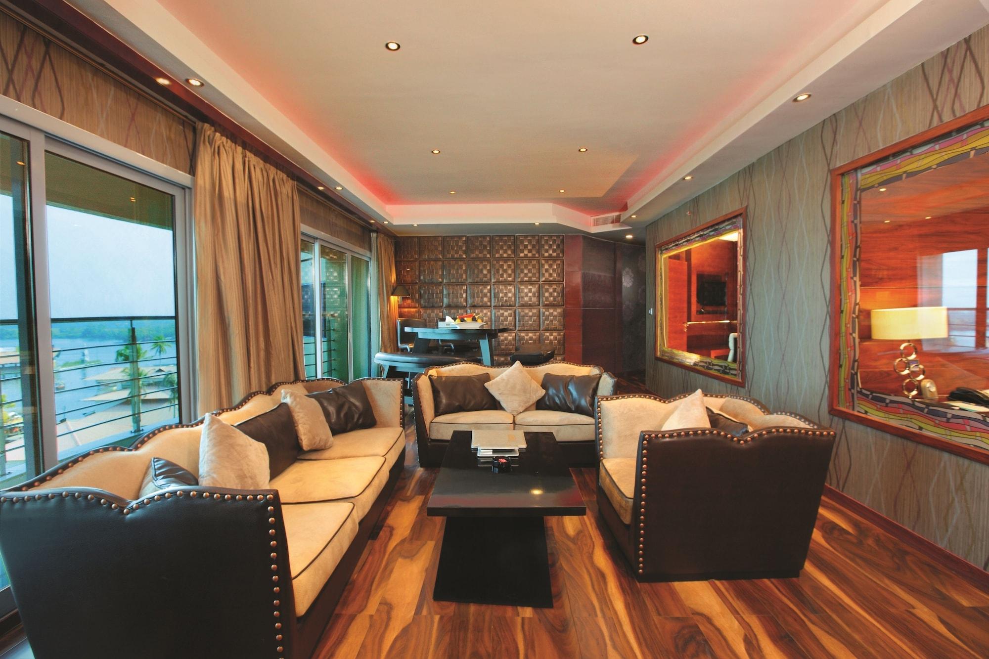 Ramada By Wyndham Alleppey Alappuzha Buitenkant foto