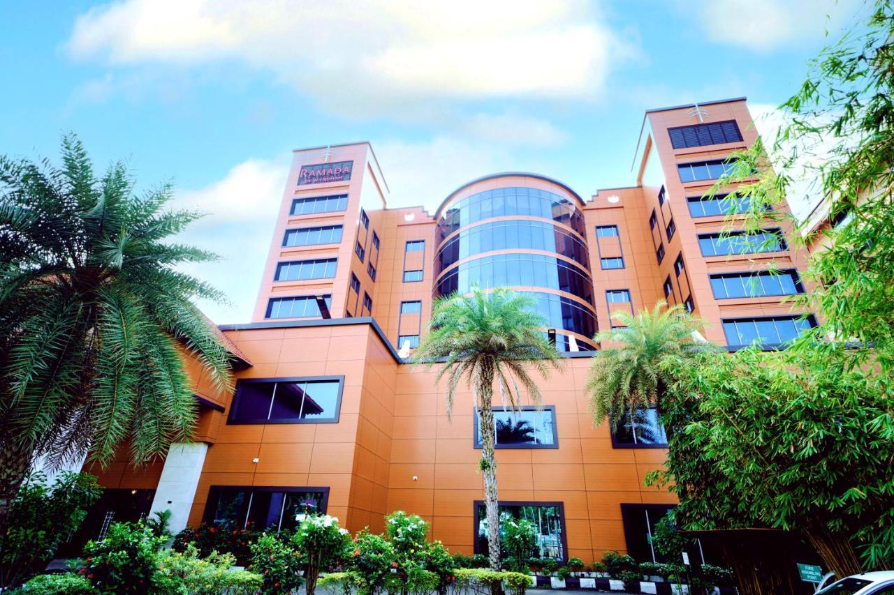 Ramada By Wyndham Alleppey Alappuzha Buitenkant foto