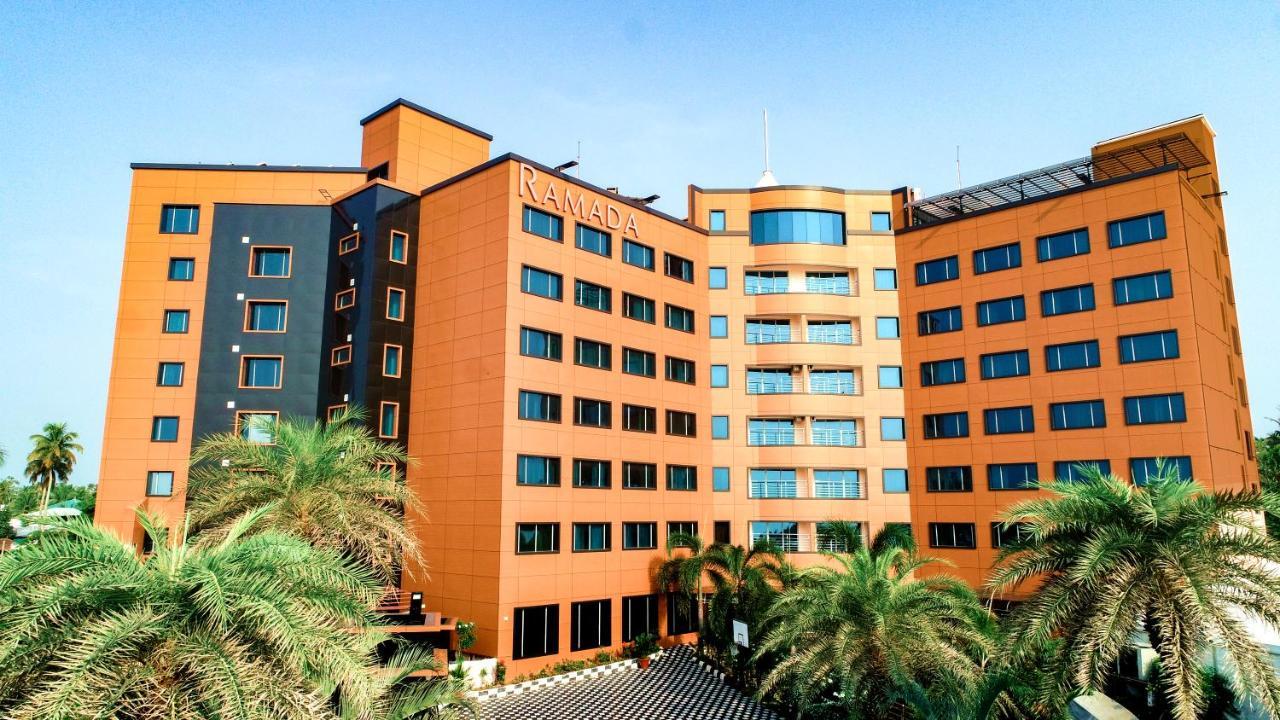 Ramada By Wyndham Alleppey Alappuzha Buitenkant foto