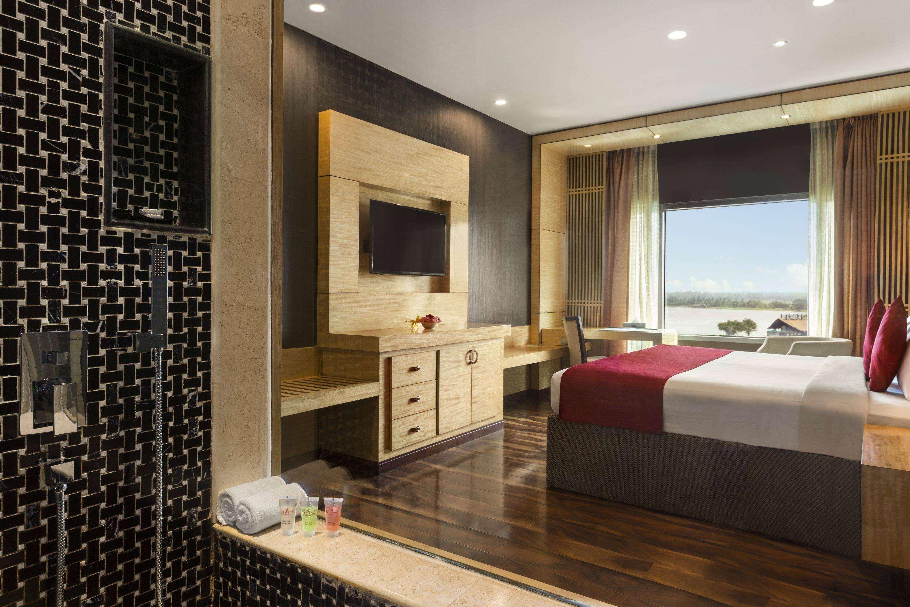 Ramada By Wyndham Alleppey Alappuzha Buitenkant foto