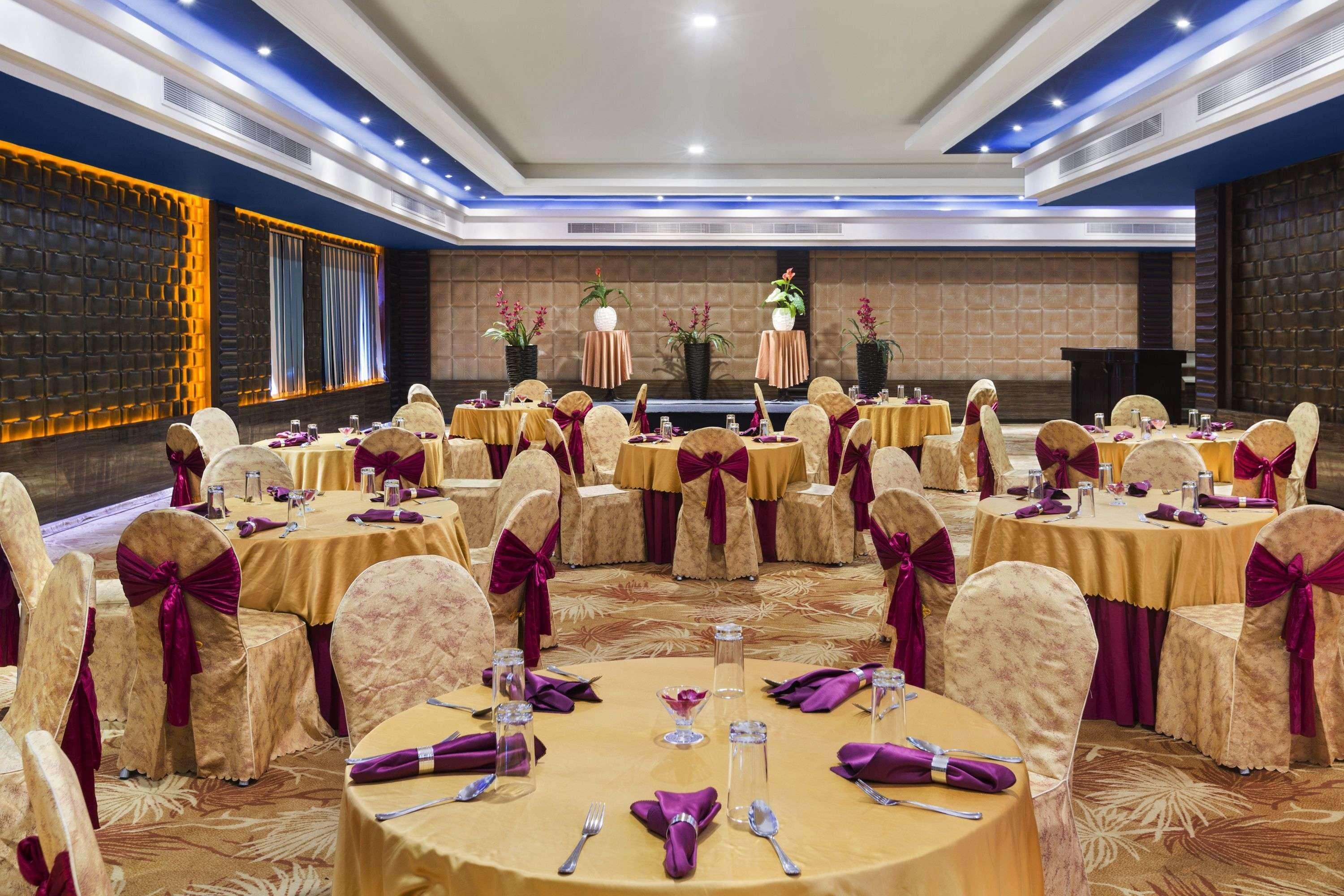 Ramada By Wyndham Alleppey Alappuzha Buitenkant foto