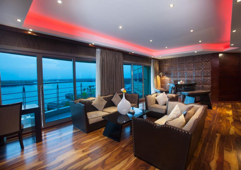 Ramada By Wyndham Alleppey Alappuzha Buitenkant foto