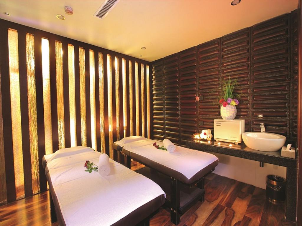 Ramada By Wyndham Alleppey Alappuzha Buitenkant foto