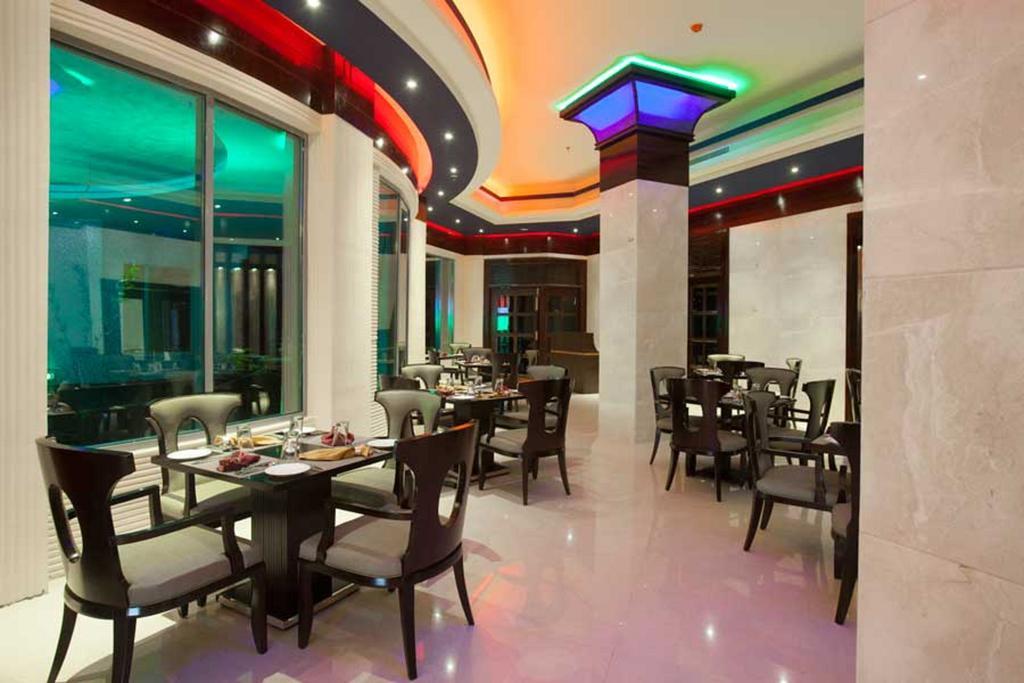 Ramada By Wyndham Alleppey Alappuzha Buitenkant foto