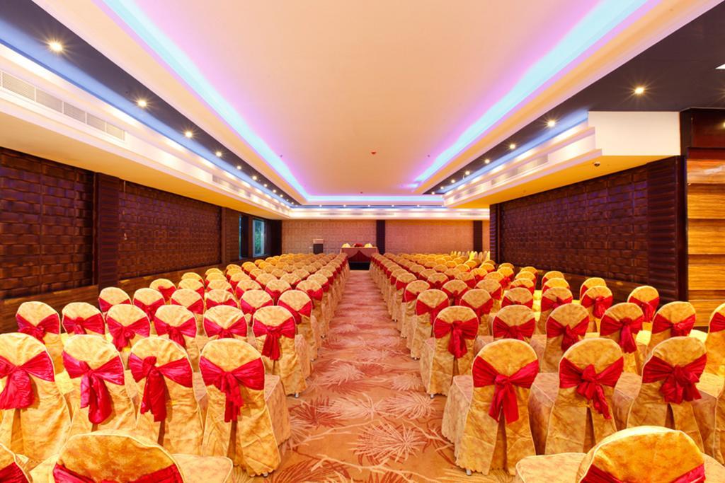 Ramada By Wyndham Alleppey Alappuzha Buitenkant foto