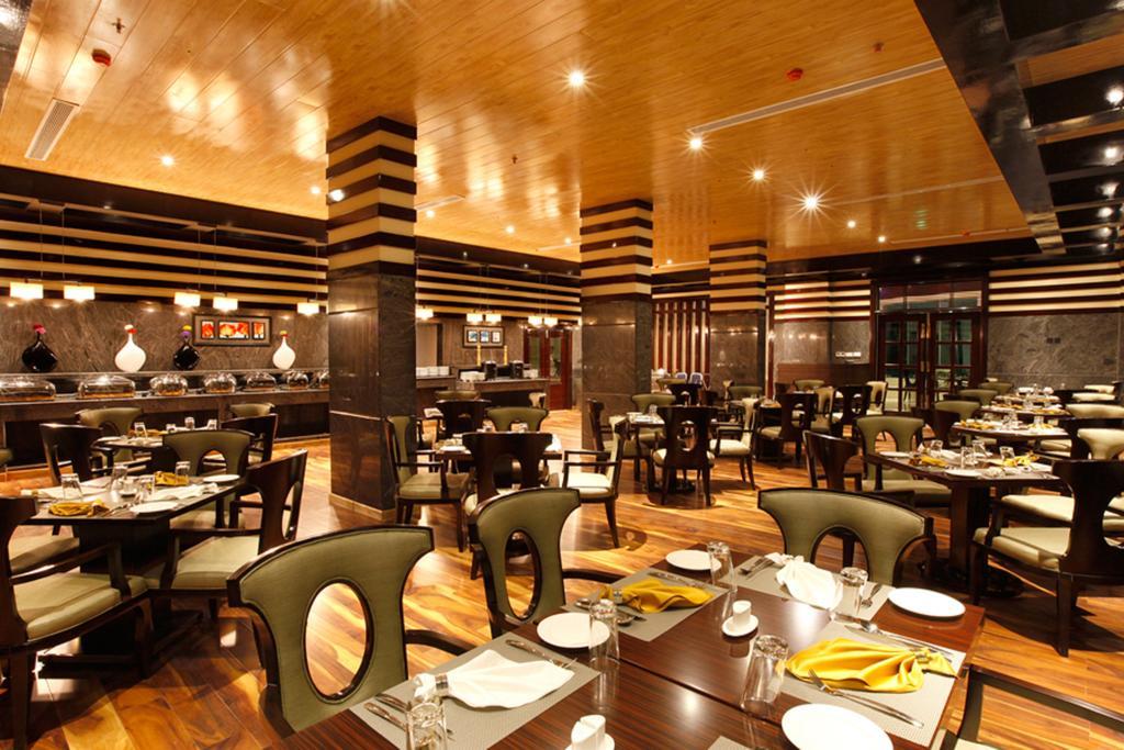 Ramada By Wyndham Alleppey Alappuzha Buitenkant foto