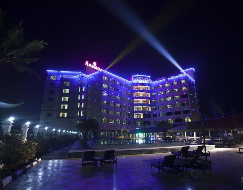 Ramada By Wyndham Alleppey Alappuzha Buitenkant foto