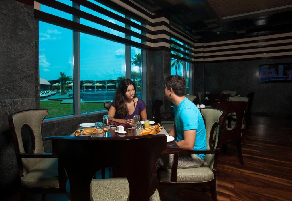Ramada By Wyndham Alleppey Alappuzha Buitenkant foto